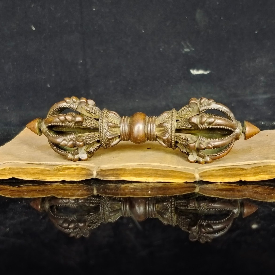 Tibetan Tantric Eight Strand V - Collectible Vintage Tools recensie en prijs