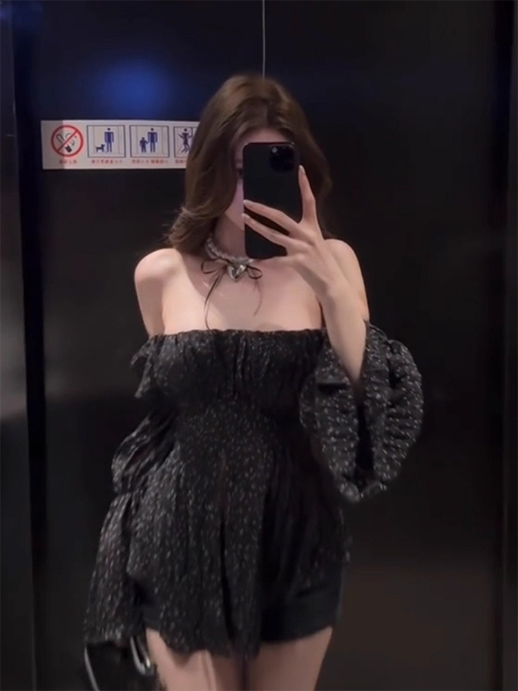 Black Bell Sleeve Top And High - Vintage Collectible Bells recensie en prijs