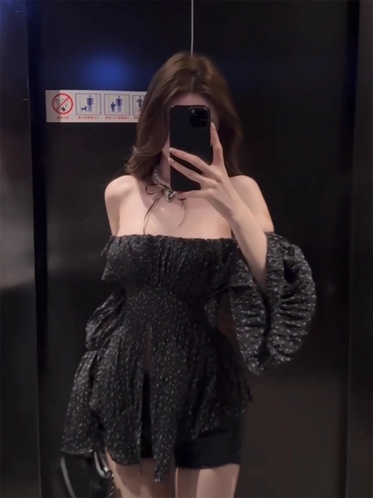 Black Bell Sleeve Top And High - Vintage Collectible Bells recensie en prijs