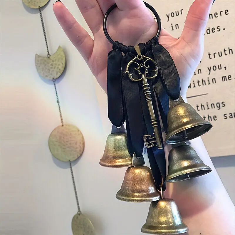 Witch Style Vintage Key with S - Vintage Collectible Bells recensie en prijs