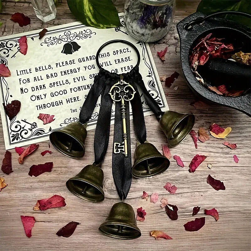 Witch Style Vintage Key with S - Vintage Collectible Bells recensie en prijs
